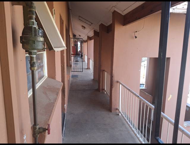 BEDROOM APARTMENT FOR SALE IN COMMERCIA